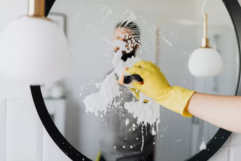 Bathroom mirror cleaning